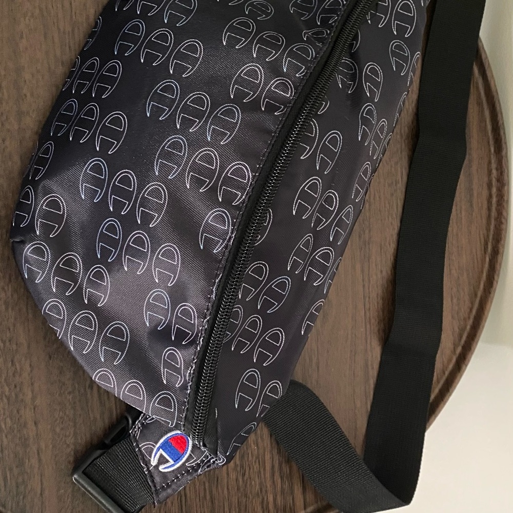 Champion cross bag
